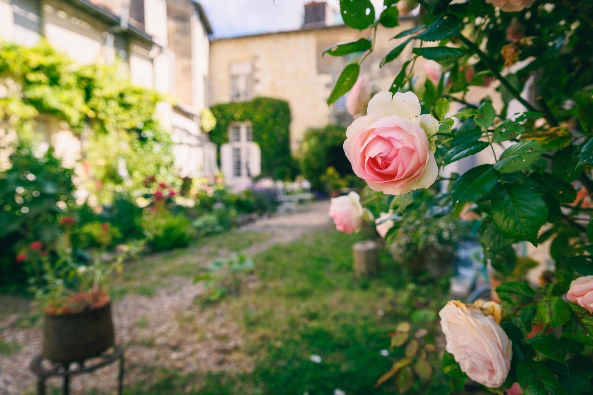 ホテル Le Prieure Sainte Croix ルダン エクステリア 写真